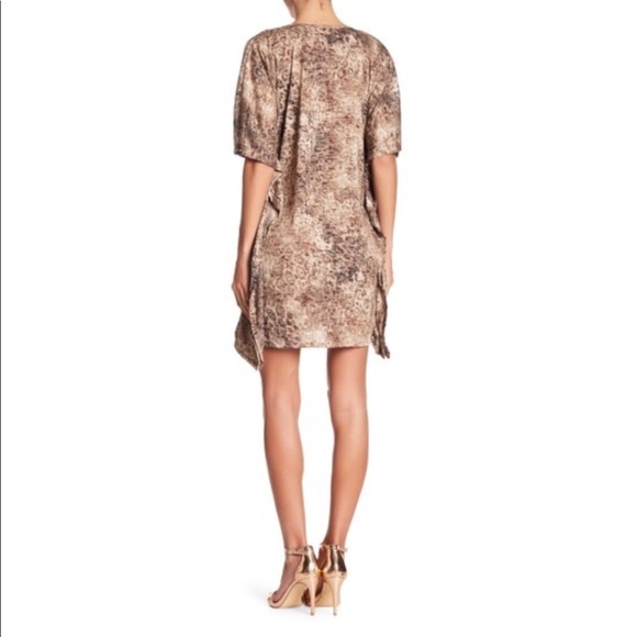 ✨GO COUTURE✨ short sleeve scoop dress - Picture 2 of 7